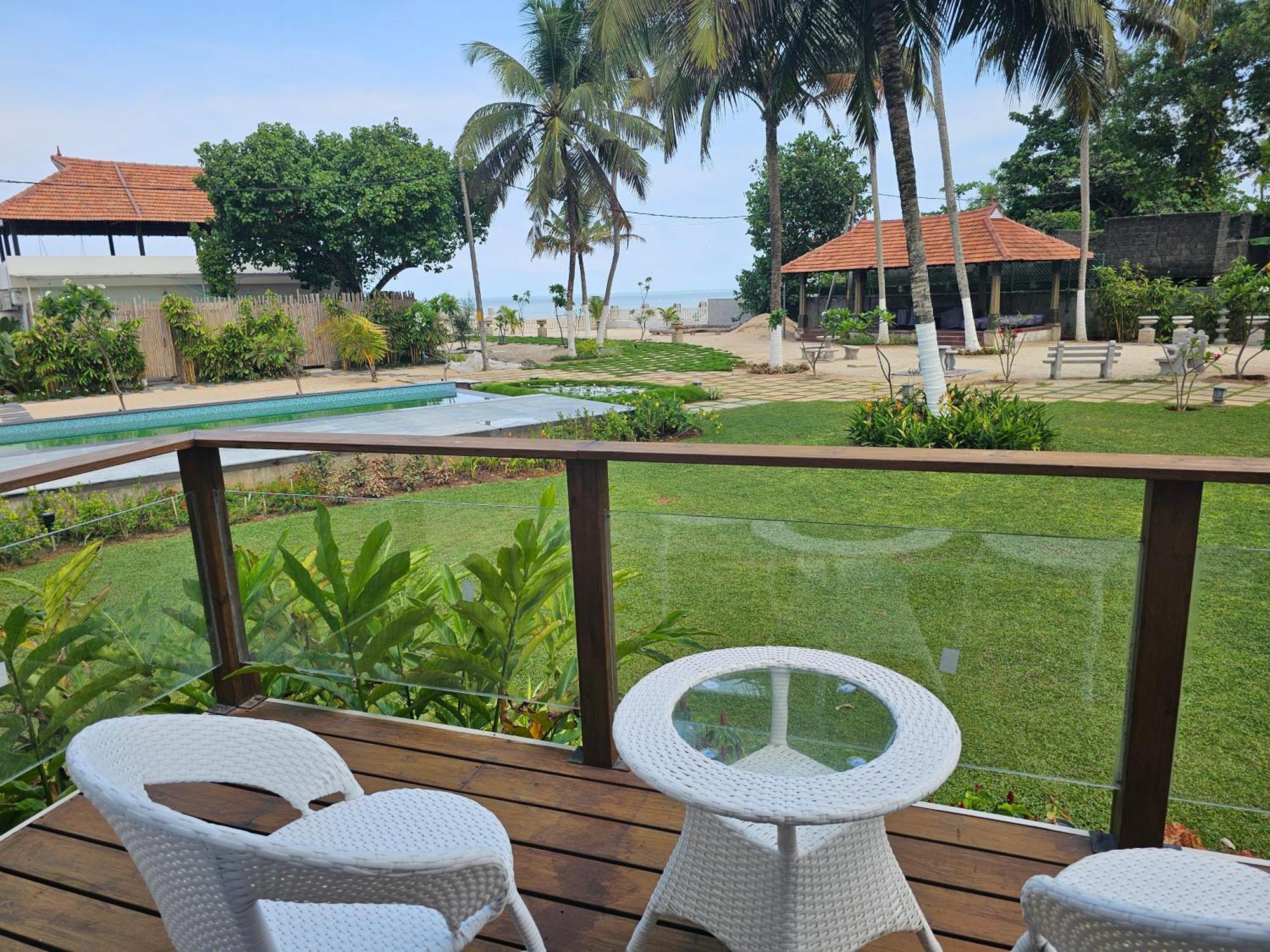 Ether Marari Beachfront マラリクラム エクステリア 写真