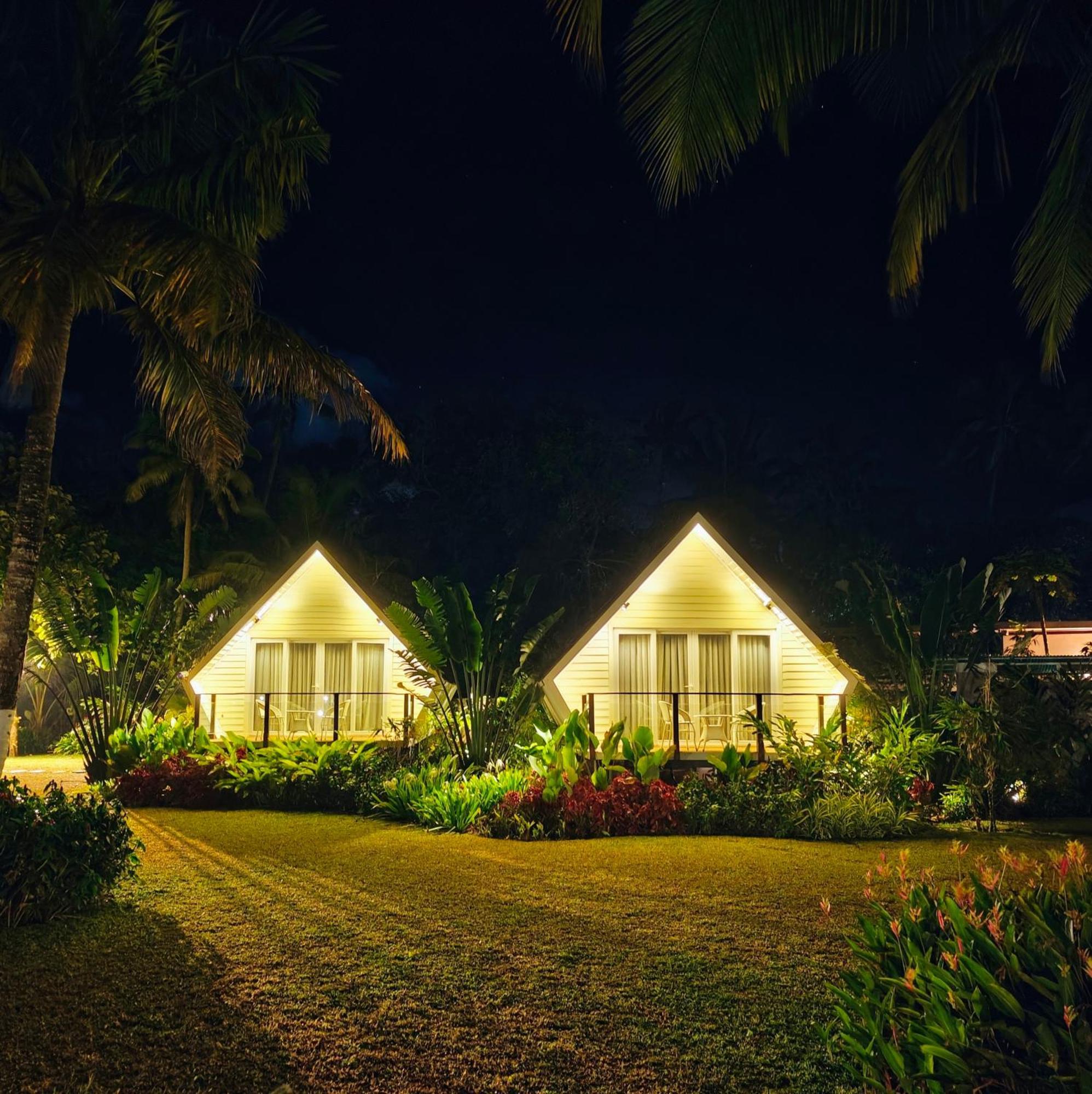 Ether Marari Beachfront マラリクラム エクステリア 写真