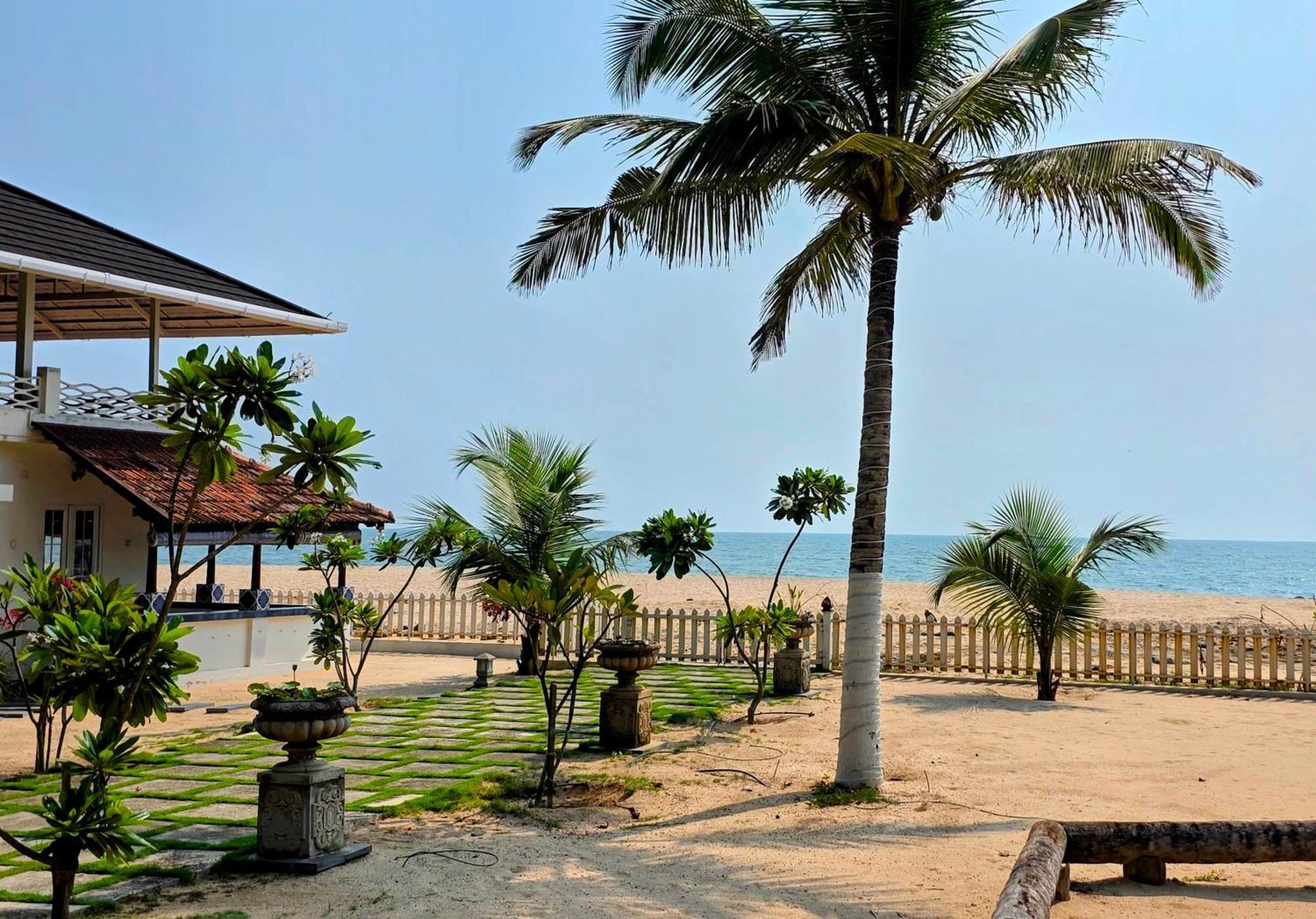 Ether Marari Beachfront マラリクラム エクステリア 写真