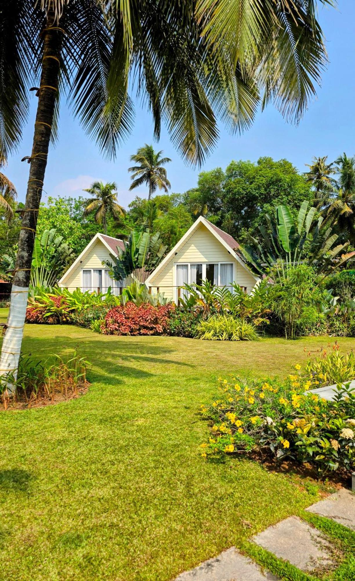 Ether Marari Beachfront マラリクラム エクステリア 写真